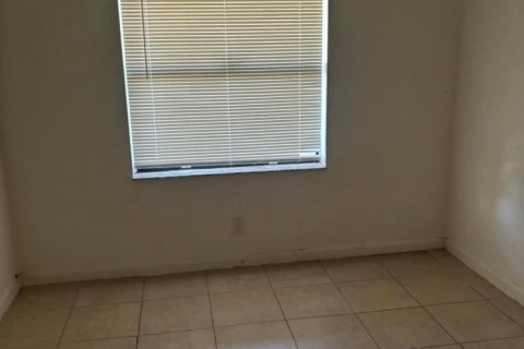 Townhouse in Lake Worth, Florida 2 bedrooms, 68.28 sq.m. № 1224601 - photo 1