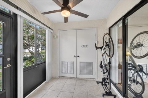 Condo in Lake Worth, Florida, 2 bedrooms № 2250548 - photo 20