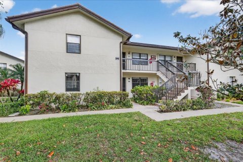 Condo in Lake Worth, Florida, 2 bedrooms № 2250548 - photo 26