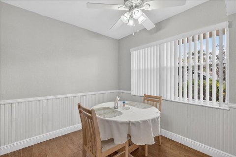 Condo in Lake Worth, Florida, 2 bedrooms № 2250548 - photo 13