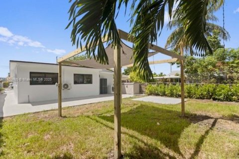 Casa en alquiler en Miami, Florida № 2085033 - foto 2