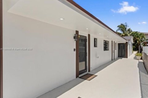 Casa en alquiler en Miami, Florida № 2085033 - foto 5