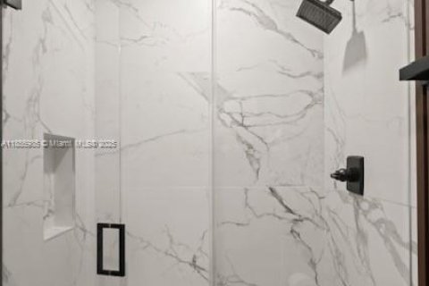 Casa en alquiler en Miami, Florida № 2085033 - foto 15