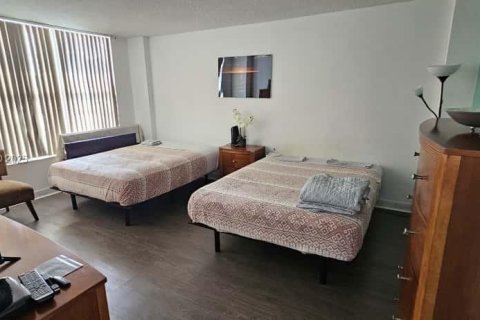 Condo in Hollywood, Florida, 1 bedroom  № 1989136 - photo 11