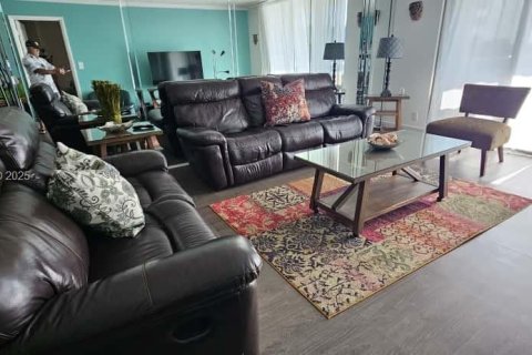 Condo in Hollywood, Florida, 1 bedroom  № 1989136 - photo 7