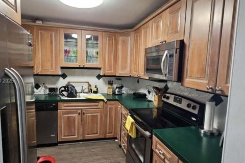 Condo in Hollywood, Florida, 1 bedroom  № 1989136 - photo 10