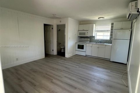 Apartamento en alquiler en Fort Lauderdale, Florida, 1 dormitorio, 55.74 m2 № 1895526 - foto 3