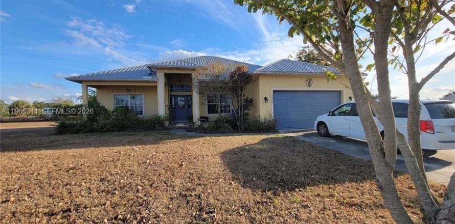 Дом в Лабель, Флорида 3 спальни, 191.75м2 № 2029102