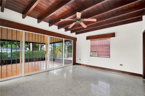Villa ou maison à vendre à Miami, Floride: 2 chambres, 122.54 m2 № 1977414 - photo 14