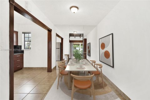 Villa ou maison à vendre à Miami, Floride: 2 chambres, 122.54 m2 № 1977414 - photo 3