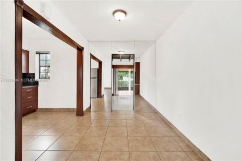 Villa ou maison à vendre à Miami, Floride: 2 chambres, 122.54 m2 № 1977414 - photo 13