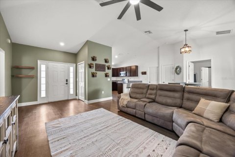 House in DeLand, Florida 3 bedrooms, 132.39 sq.m. № 1873892 - photo 4