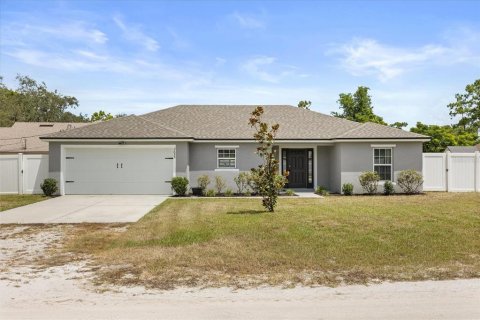 House in DeLand, Florida 3 bedrooms, 132.39 sq.m. № 1873892 - photo 1