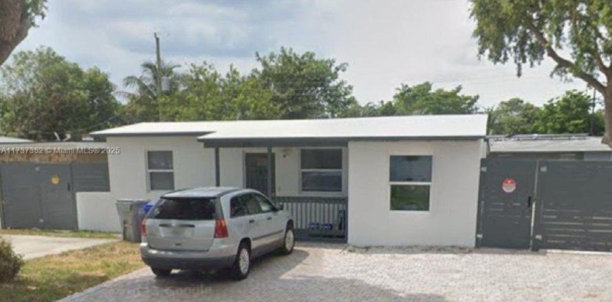 House in Pompano Beach, Florida 2 bedrooms, 63.82 sq.m. № 1860371
