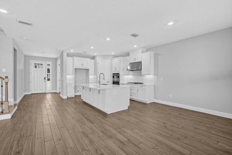 Villa ou maison à vendre à Odessa, Floride: 5 chambres, 296.45 m2 № 2418392 - photo 10