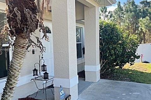 House in Lehigh Acres, Florida 3 bedrooms № 1850457 - photo 5