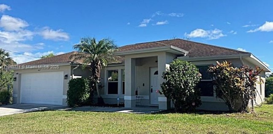 House in Lehigh Acres, Florida 3 bedrooms № 1850457