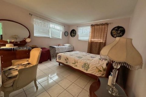Condo in Miami, Florida, 1 bedroom № 1888356 - photo 8