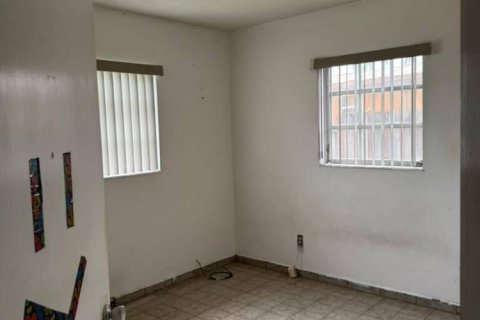 Villa ou maison à vendre à Miami, Floride: 4 chambres, 160.26 m2 № 2422344 - photo 18