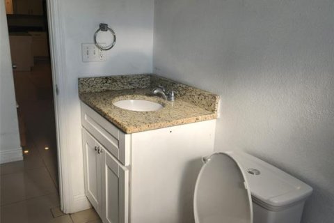 Villa ou maison à louer à Tampa, Floride: 2 chambres, 139.35 m2 № 2133264 - photo 26