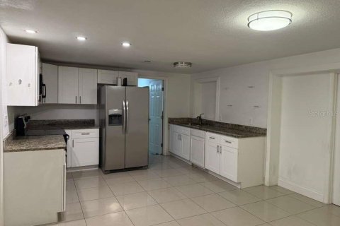 Villa ou maison à louer à Tampa, Floride: 2 chambres, 139.35 m2 № 2133264 - photo 10