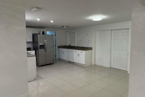Villa ou maison à louer à Tampa, Floride: 2 chambres, 139.35 m2 № 2133264 - photo 11
