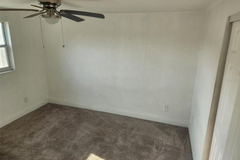 Villa ou maison à louer à Tampa, Floride: 2 chambres, 139.35 m2 № 2133264 - photo 15
