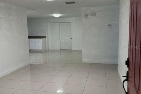 Villa ou maison à louer à Tampa, Floride: 2 chambres, 139.35 m2 № 2133264 - photo 7
