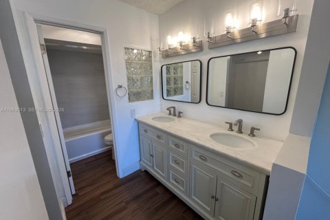 Снять в аренду кондоминиум в Майами, Флорида 2 спальни, 141.21м2, № 2030732 - фото 15