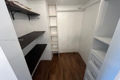 Снять в аренду кондоминиум в Майами, Флорида 2 спальни, 141.21м2, № 2030732 - фото 19