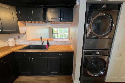 Снять в аренду кондоминиум в Майами, Флорида 2 спальни, 141.21м2, № 2030732 - фото 5