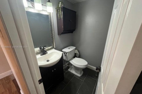 Снять в аренду кондоминиум в Майами, Флорида 2 спальни, 141.21м2, № 2030732 - фото 10