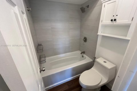 Снять в аренду кондоминиум в Майами, Флорида 2 спальни, 141.21м2, № 2030732 - фото 18