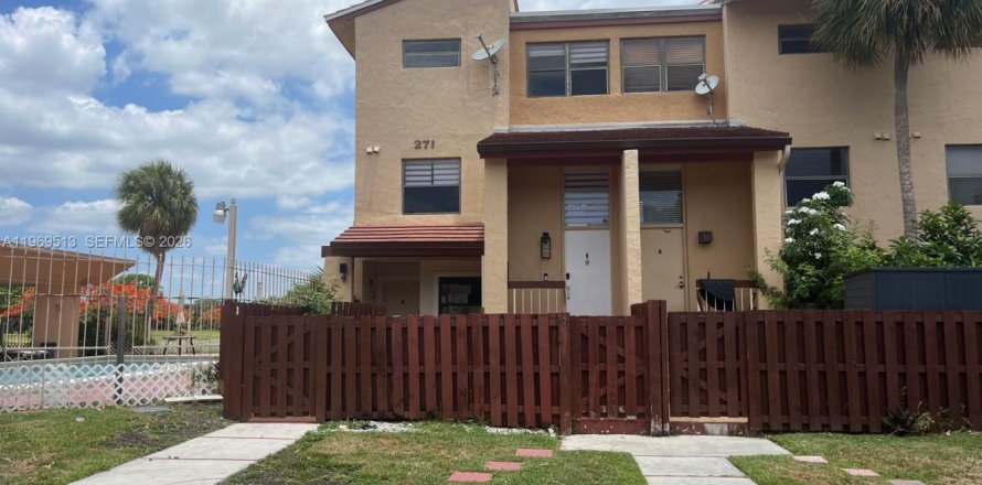 Кондоминиум с 2 спальнями в Майами, Флорида № 2030732