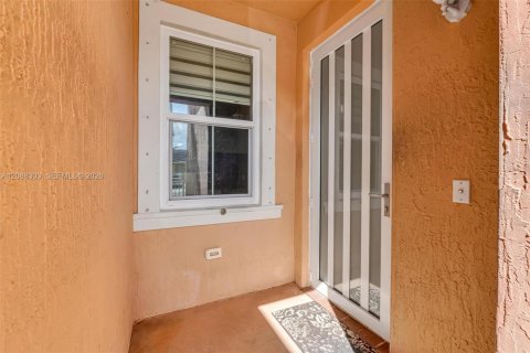 Купить таунхаус в Хомстед, Флорида 3 спальни, 112.97м2, № 2363667 - фото 6