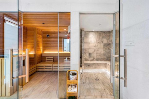 Купить кондоминиум в Майами, Флорида 2 спальни, 105.35м2, № 1714814 - фото 26
