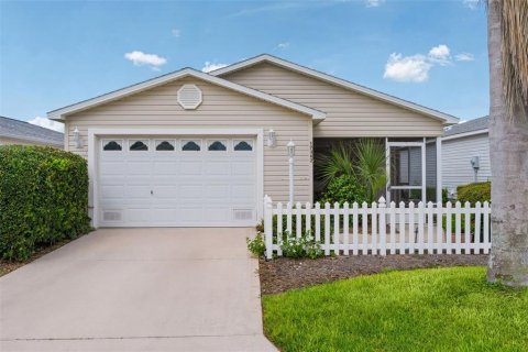Villa ou maison à The Villages, Floride 2 chambres, 111.3 m2 № 2333901