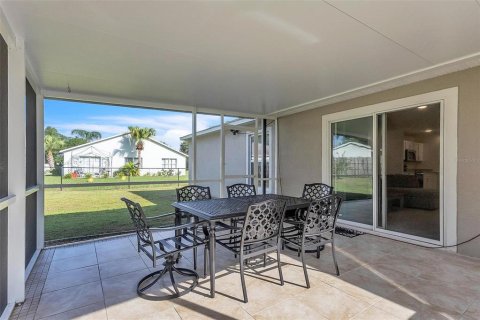 House in Palm Coast, Florida 3 bedrooms, 144.18 sq.m. № 2259427 - photo 20