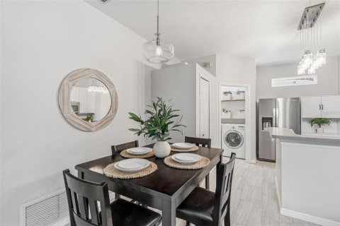 House in Lakewood Ranch, Florida 3 bedrooms, 196.49 sq.m. № 2212317 - photo 7