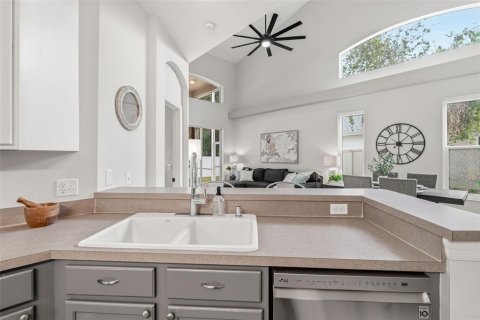 House in Lakewood Ranch, Florida 3 bedrooms, 196.49 sq.m. № 2212317 - photo 14