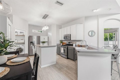 House in Lakewood Ranch, Florida 3 bedrooms, 196.49 sq.m. № 2212317 - photo 6