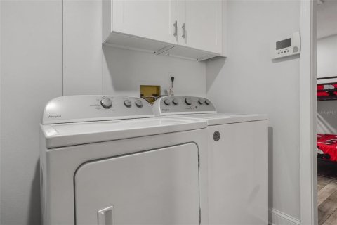 Купить виллу или дом в Орландо, Флорида 8 комнат, 144м2, № 2229525 - фото 28
