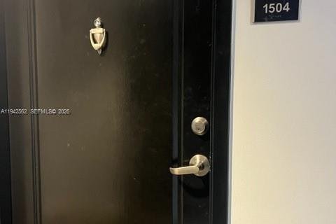 Condo in Miami, Florida, 2 bedrooms  № 1999993 - photo 10