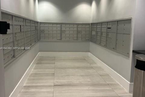 Condo in Miami, Florida, 2 bedrooms  № 1999993 - photo 8