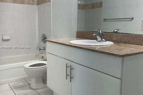 Condo in Miami, Florida, 2 bedrooms  № 1999993 - photo 16