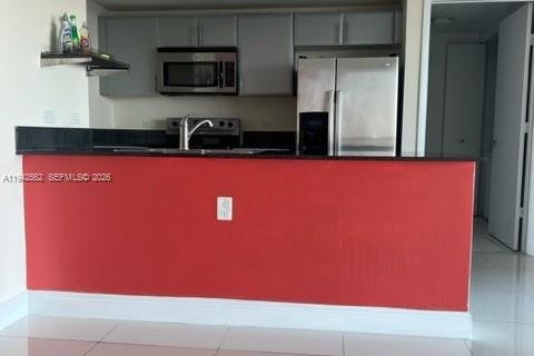 Condo in Miami, Florida, 2 bedrooms  № 1999993 - photo 13