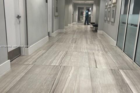 Condo in Miami, Florida, 2 bedrooms  № 1999993 - photo 9