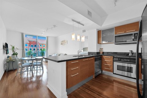 Condo in Coral Gables, Florida, 2 bedrooms  № 2027172 - photo 11