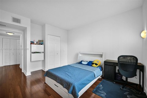 Condo in Coral Gables, Florida, 2 bedrooms  № 2027172 - photo 30