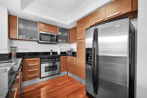 Condo in Coral Gables, Florida, 2 bedrooms  № 2027172 - photo 12